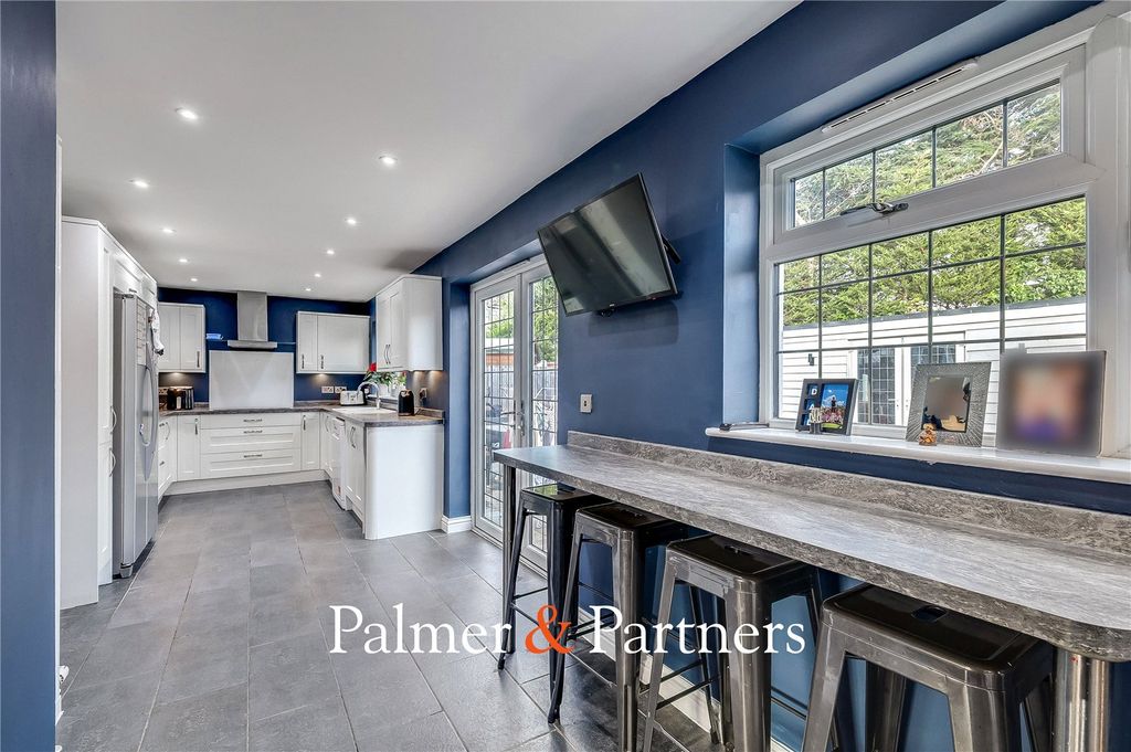 Property photo 3 of 24 Picture No. 14