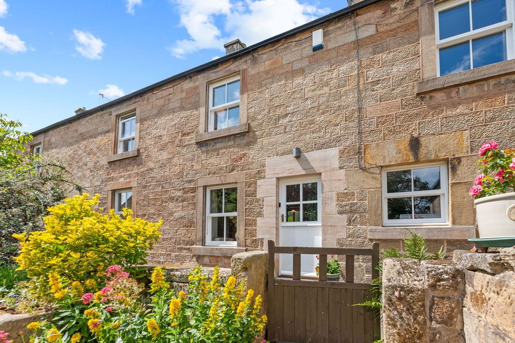 Property photo 1 of 52