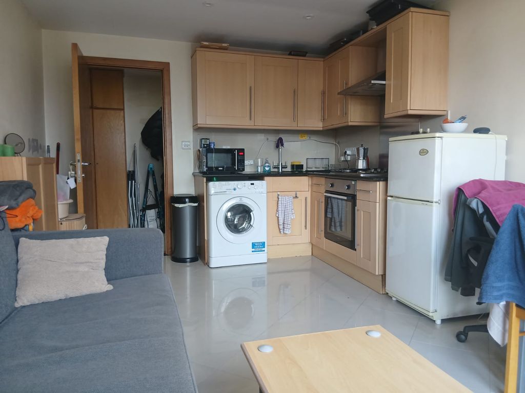 Property photo 3 of 8 Gallery