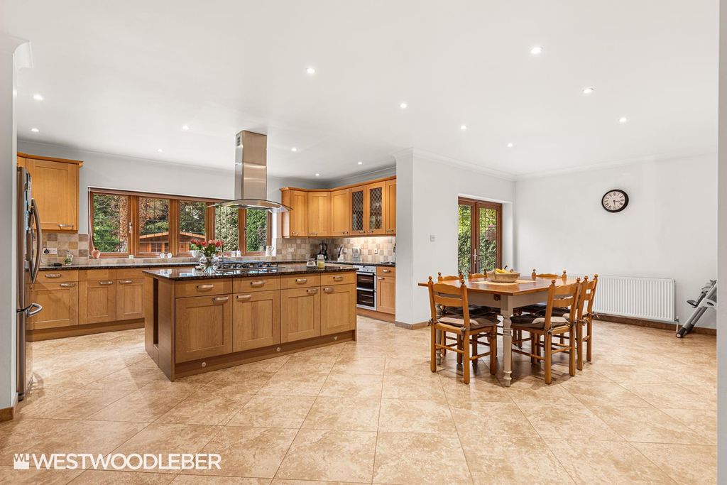 Property photo 2 of 39 Highroad_7.Jpg