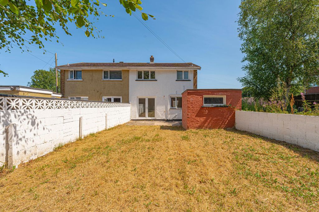 Property photo 1 of 32