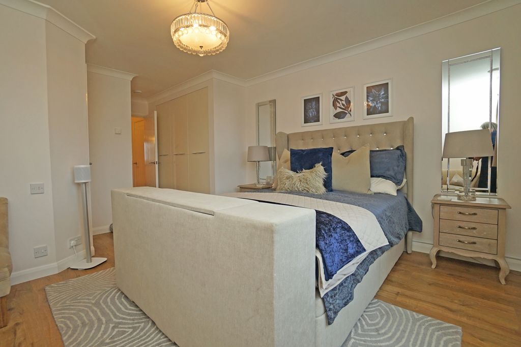 Additional image 27 of 5 bed terraced house for saleSennen Place, Port Solent, Portsmouth PO6