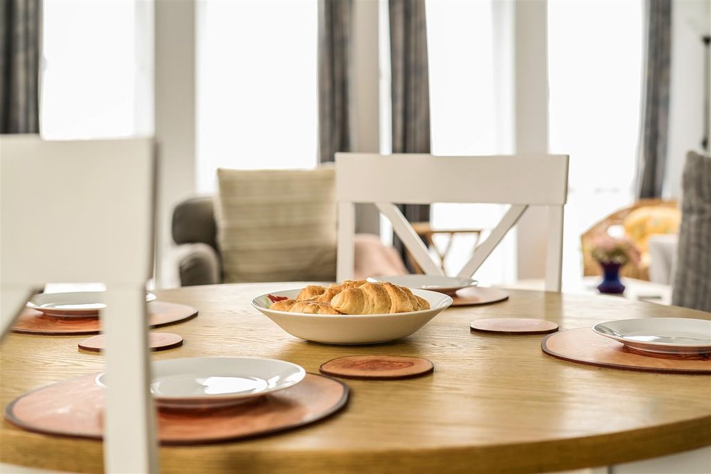 Property photo 2 of 21 1350121-10-68cd47Ad4Adc6.Jpg