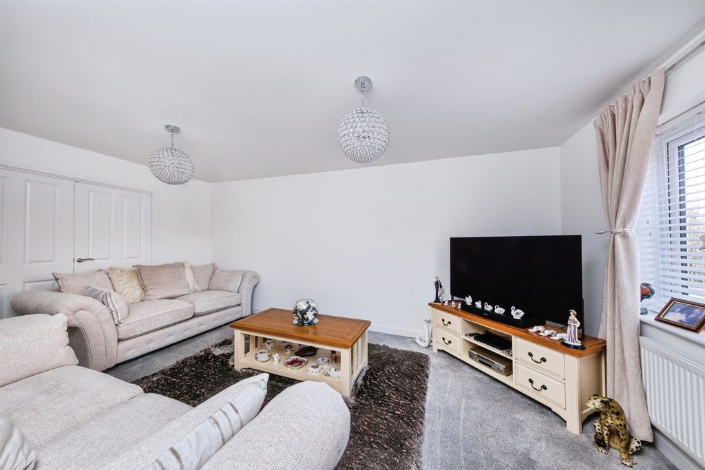 Property photo 3 of 21