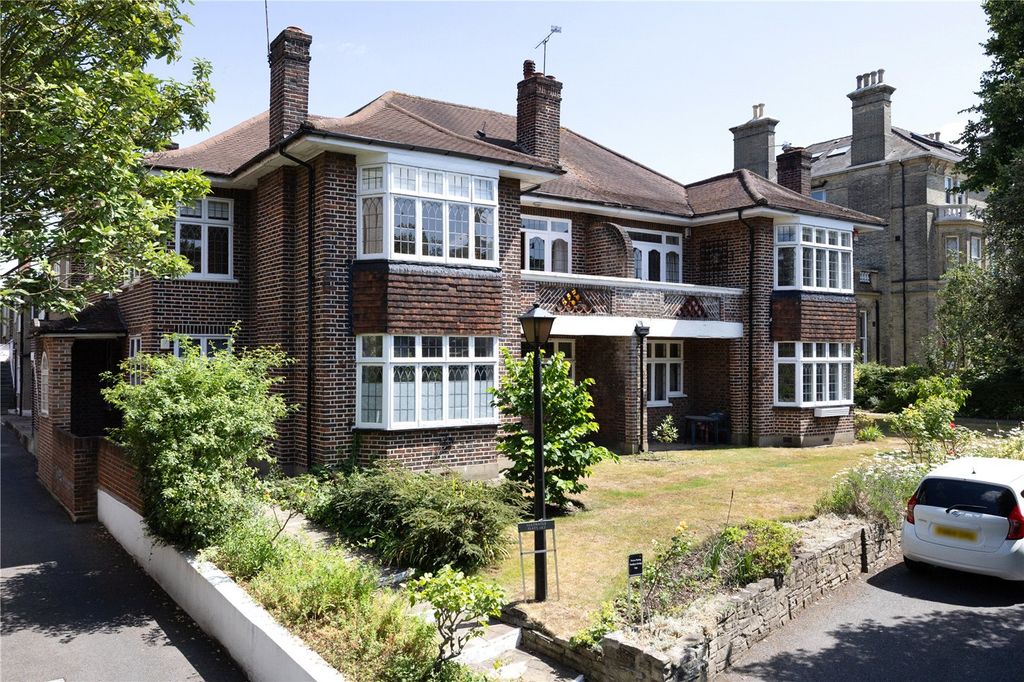 Property photo 2 of 10 Picture No. 12