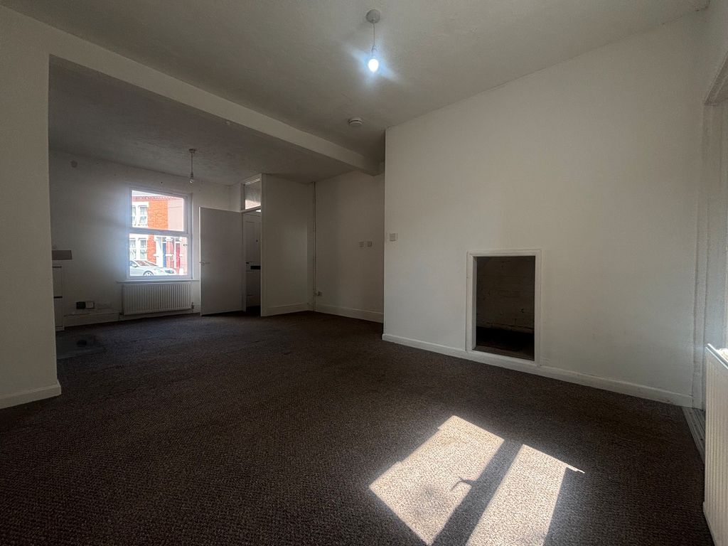 Property photo 2 of 7