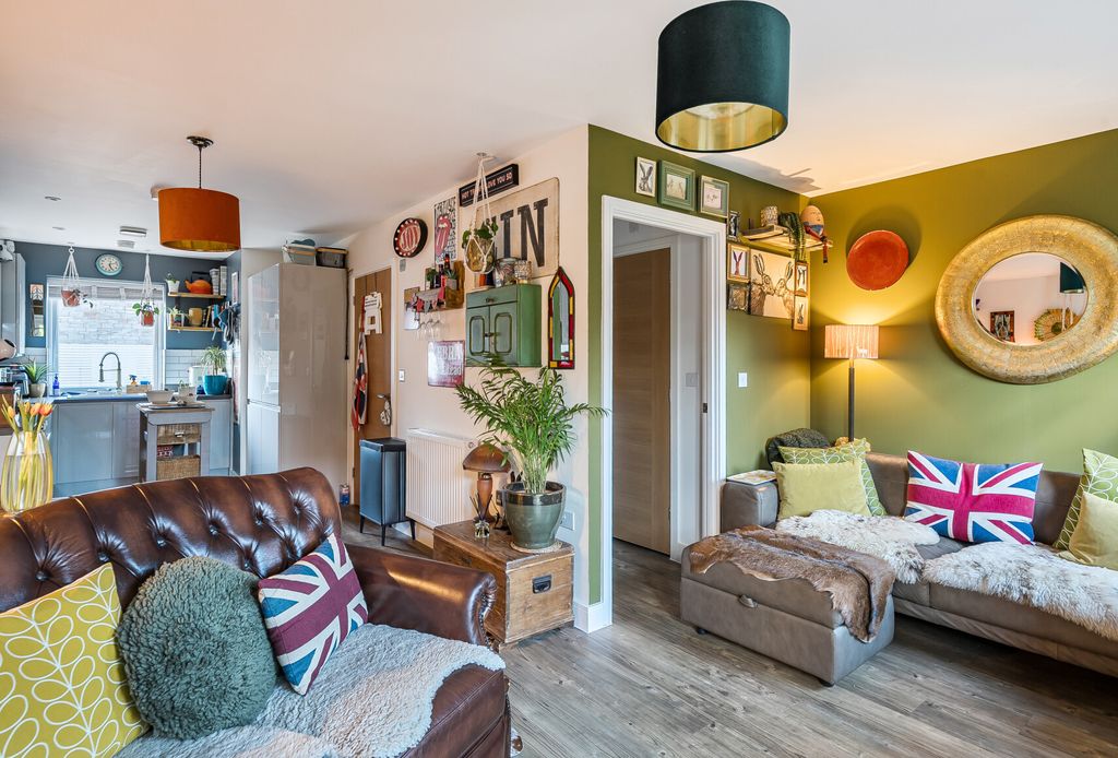 Property photo 3 of 17 Picture 3