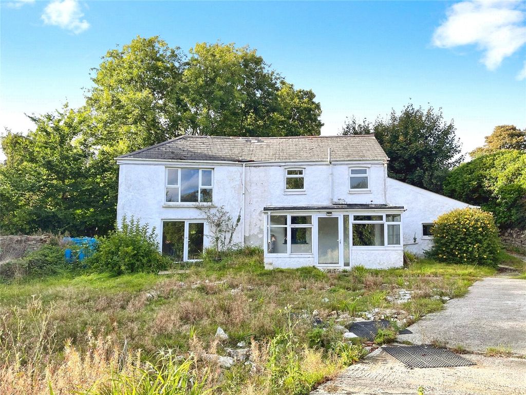 Property photo 2 of 11 Front