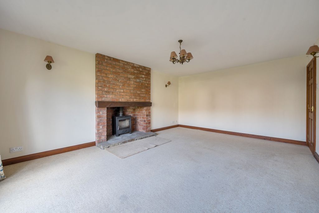 Property photo 2 of 17 1243098 (2)