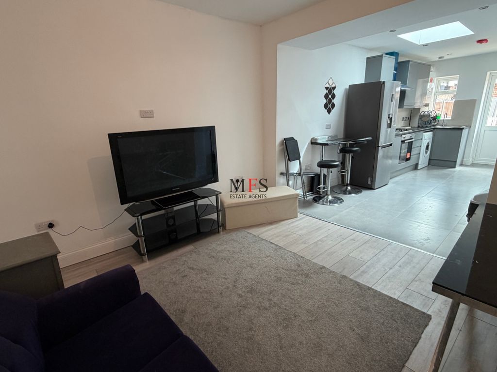 Property photo 1 of 16 Photo 8