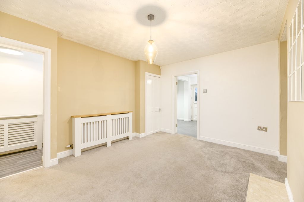 Property photo 3 of 29 03