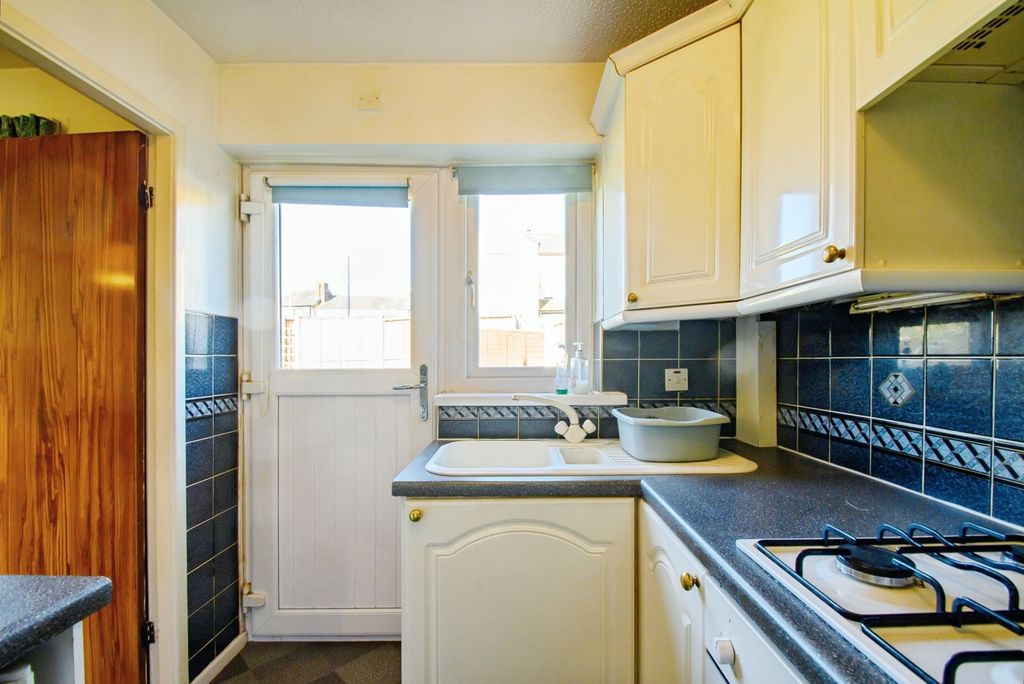 Property photo 3 of 16 Kitchen