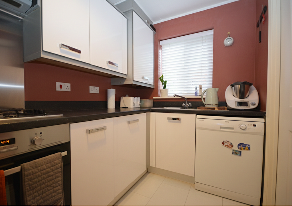 Property photo 3 of 22 Kitchen