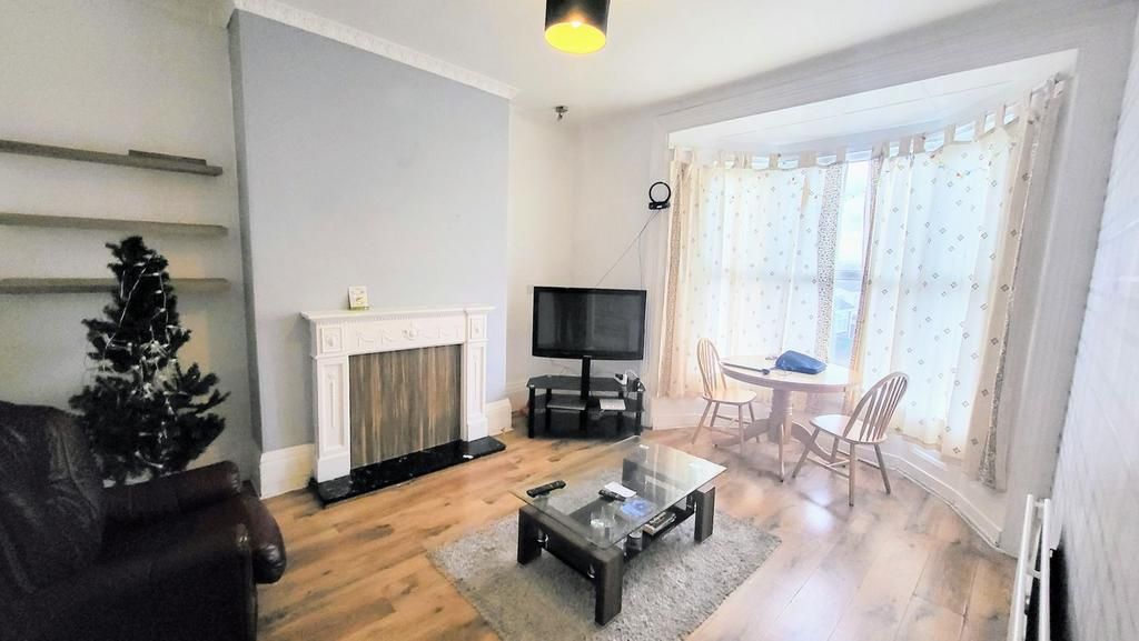 Property photo 2 of 7