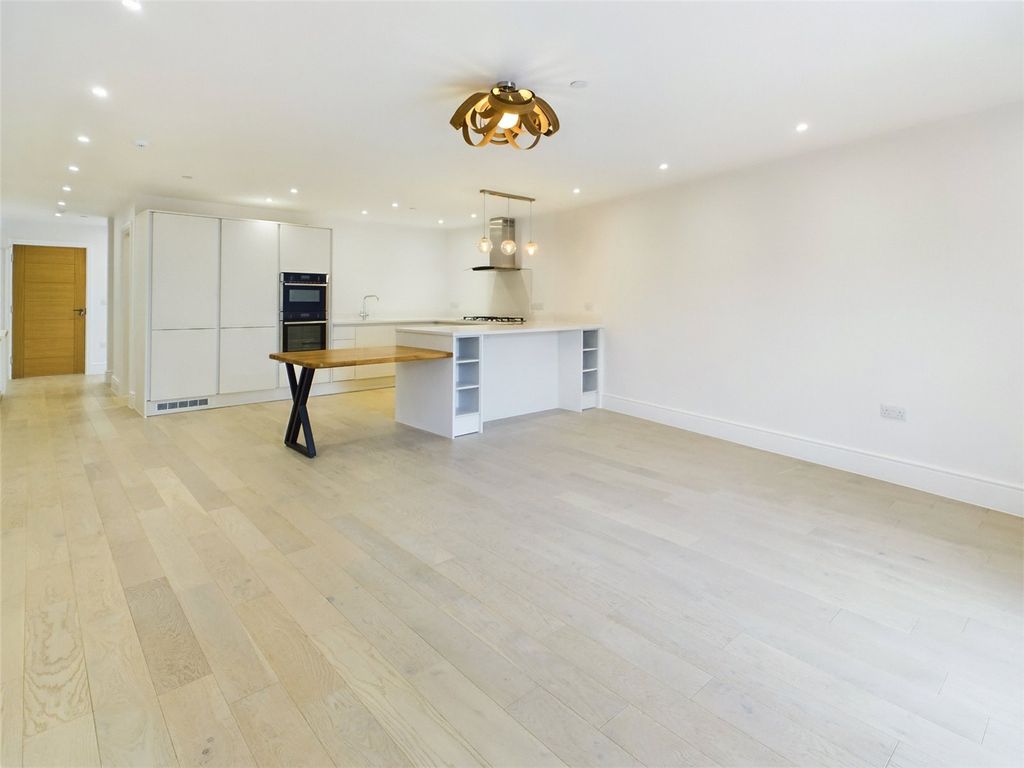Property photo 3 of 14 Picture No. 08
