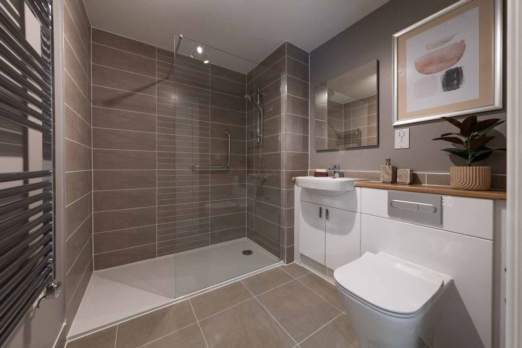 Property photo 2 of 15 Shower Room