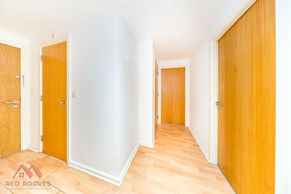 Property photo 3 of 27 Hallway