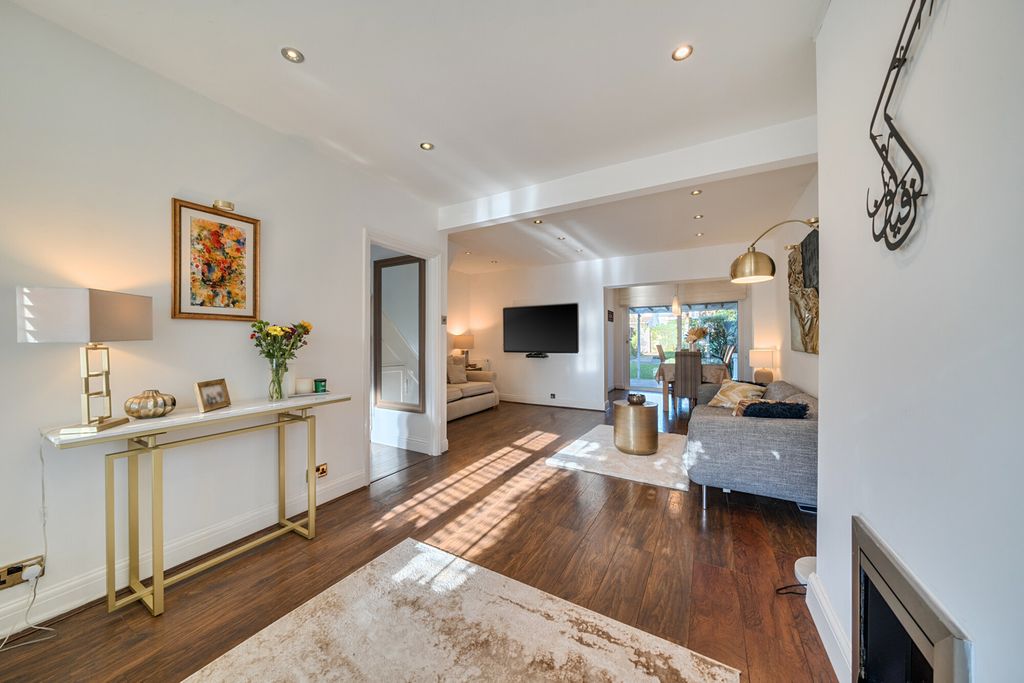 Property photo 3 of 20 1424625-6-69Badb5...