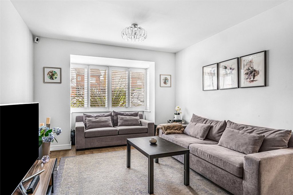 Property photo 3 of 21 Picture No. 02