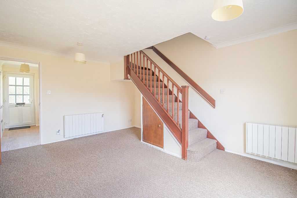 Property photo 3 of 12 4889876