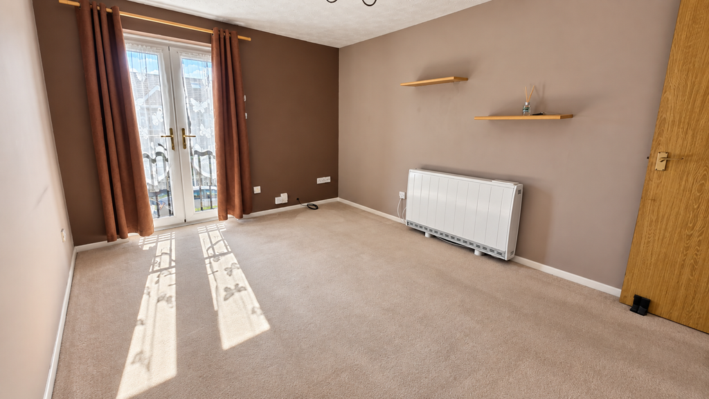 Property photo 2 of 11 Lounge