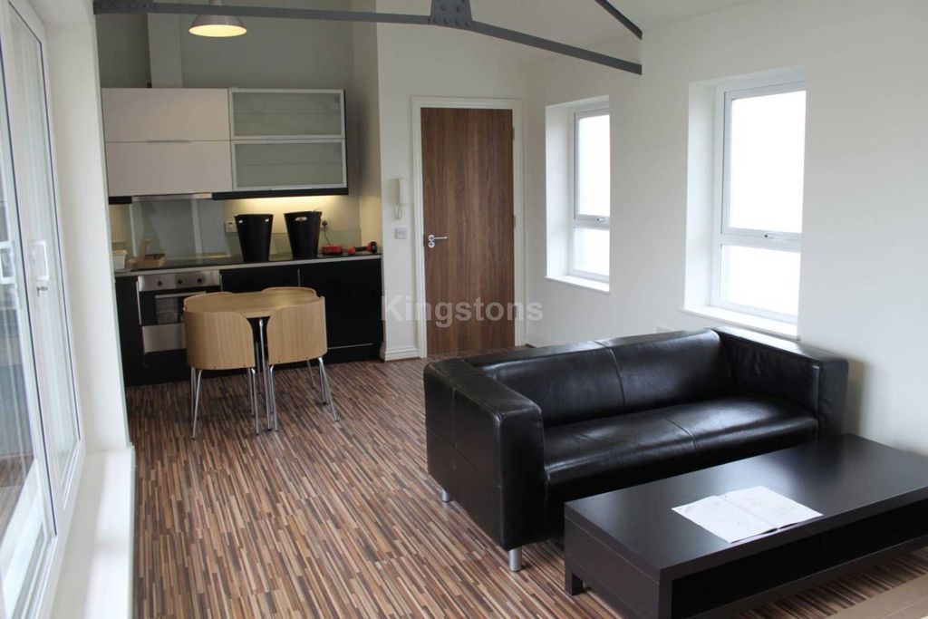 Property photo 2 of 8