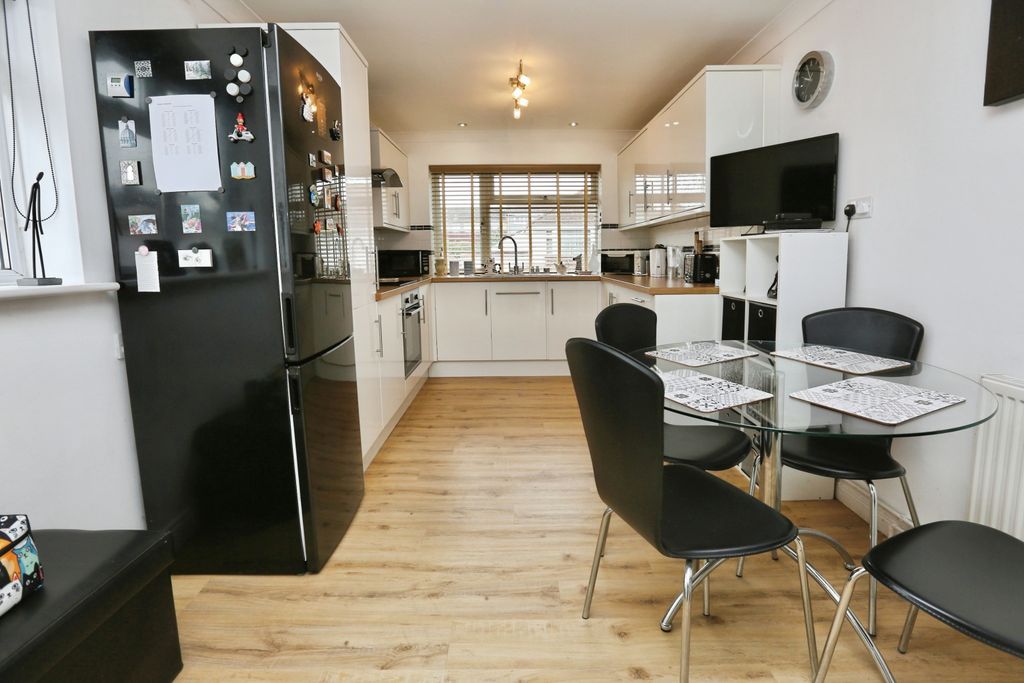 Property photo 2 of 14 Kitchen/Diner