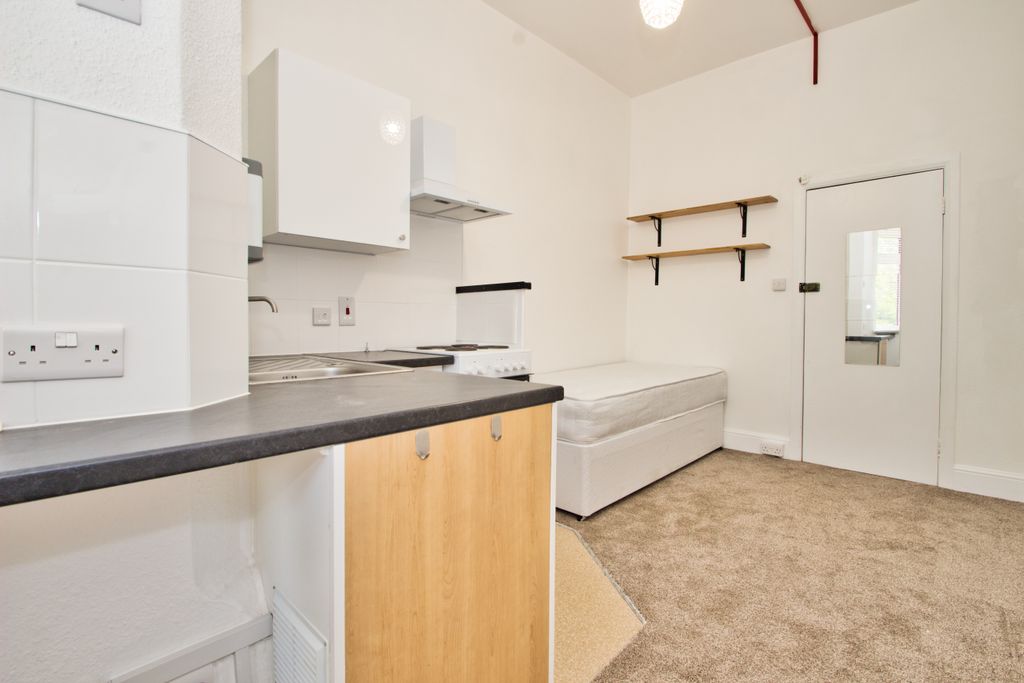 Property photo 1 of 4
