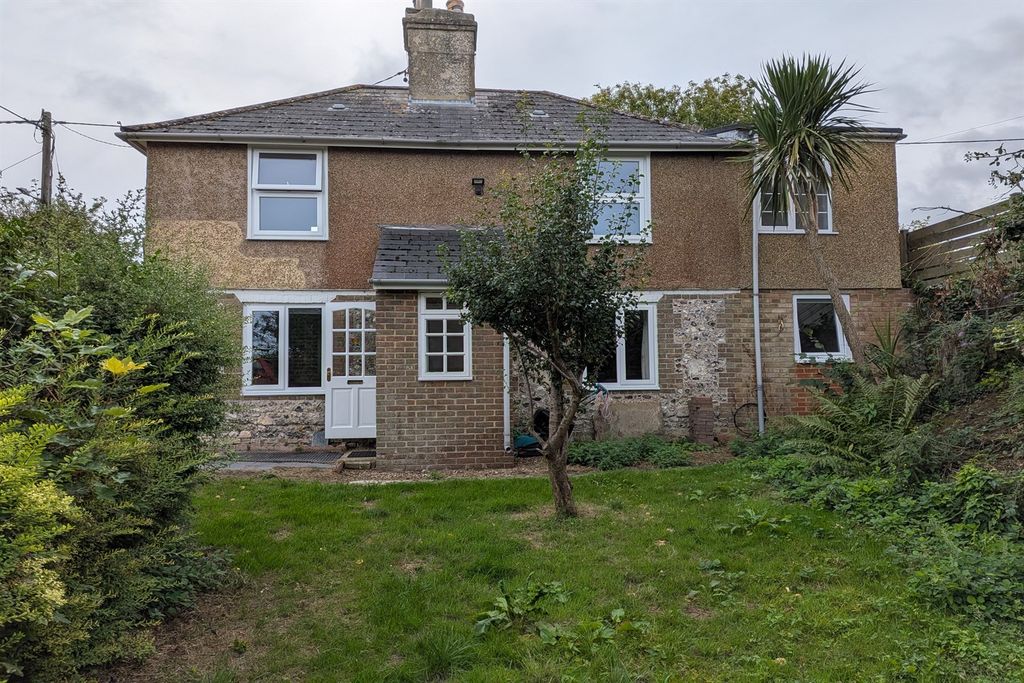Property photo 1 of 12 (Main)