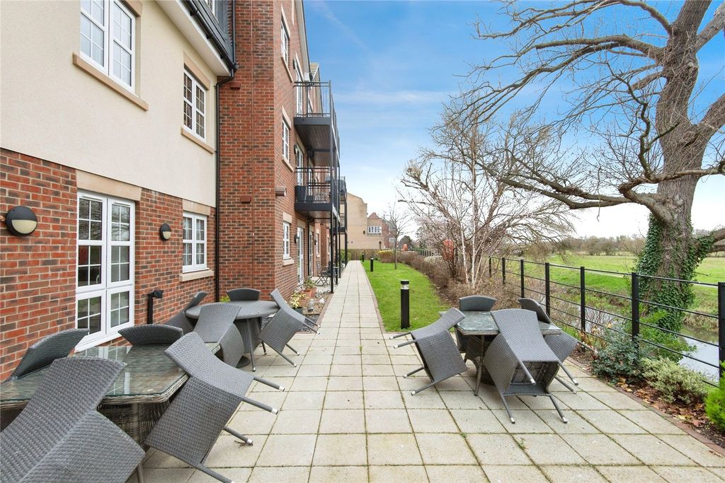 Property photo 2 of 18 Picture No. 13