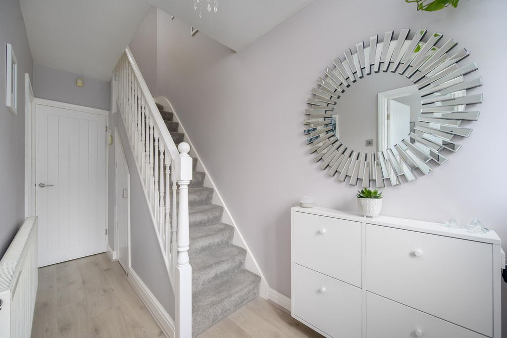 Property photo 2 of 15 Hallway