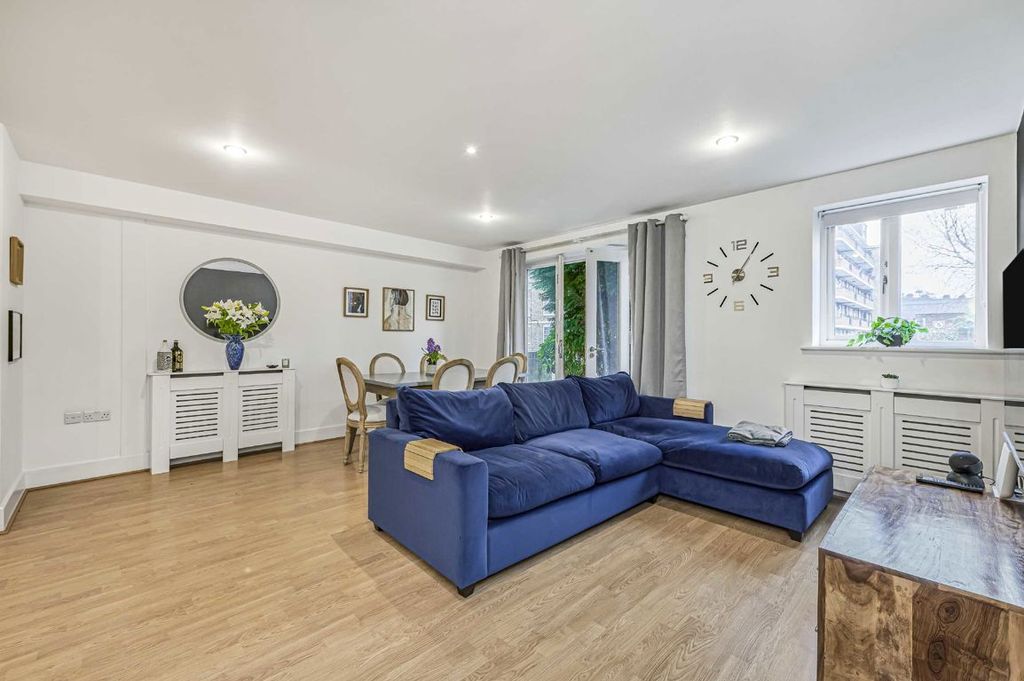 Property photo 2 of 6