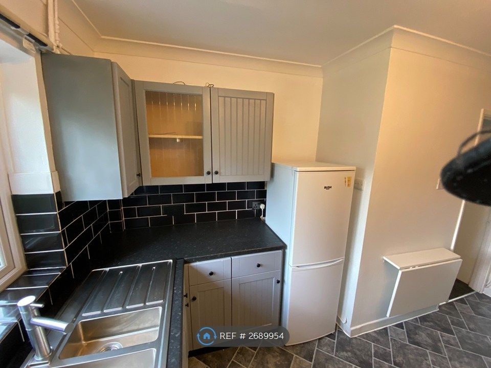 Property photo 2 of 34