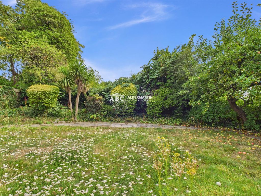 Additional image 11 of 5 bed property for salePenshurst Gardens, Edgware HA8