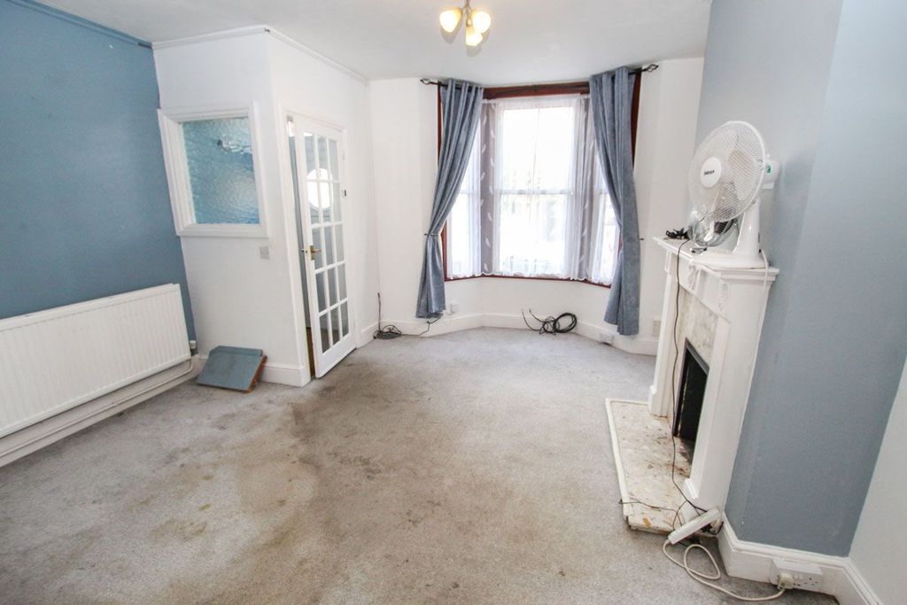Property photo 2 of 13