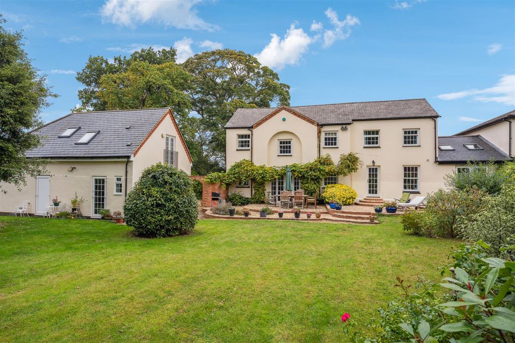 Property photo 1 of 30