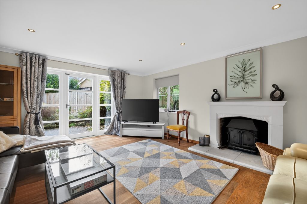 Property photo 2 of 20 Lounge