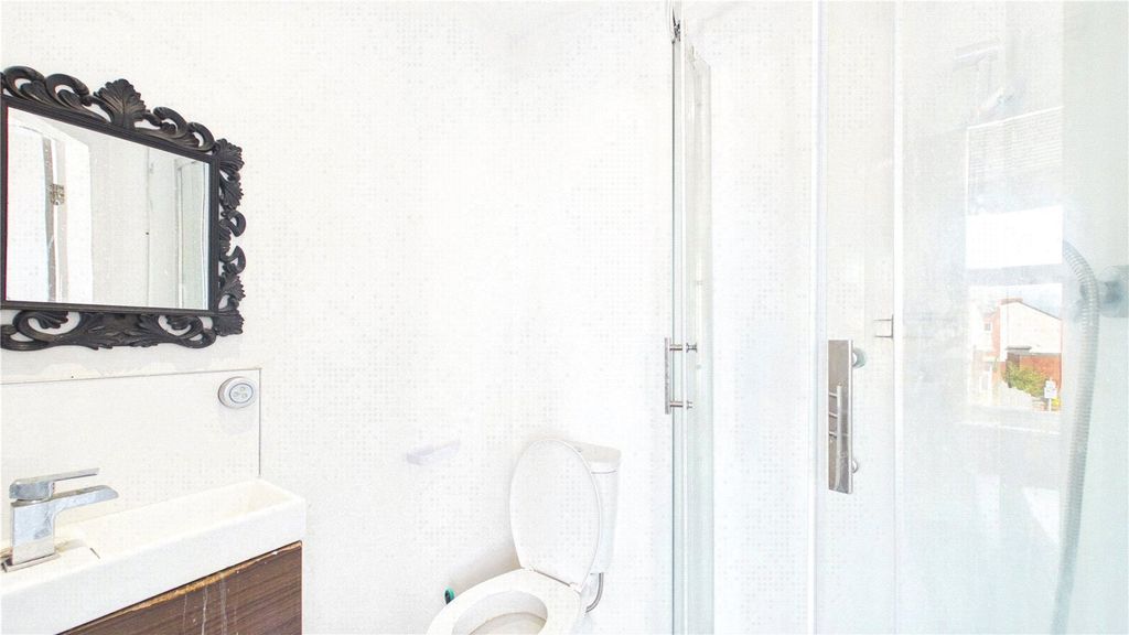 Property photo 2 of 12 Picture No. 10