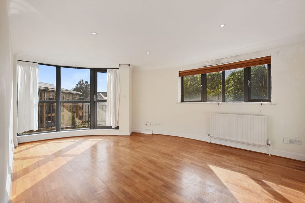 Property photo 1 of 13 Photo 15