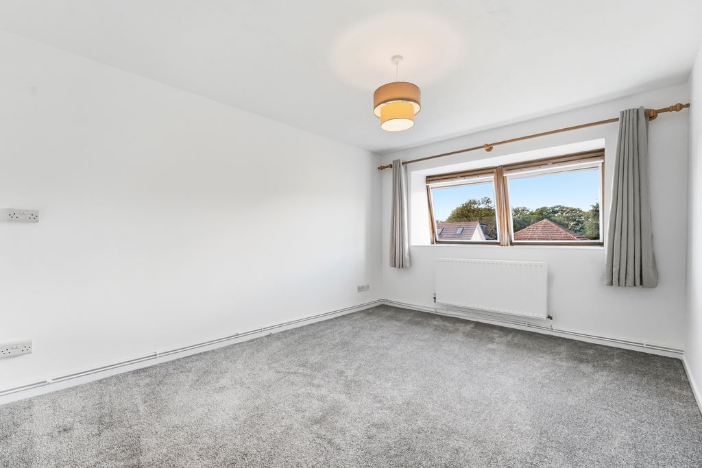 Property photo 1 of 12 Devonshire Road, Bexleyheath