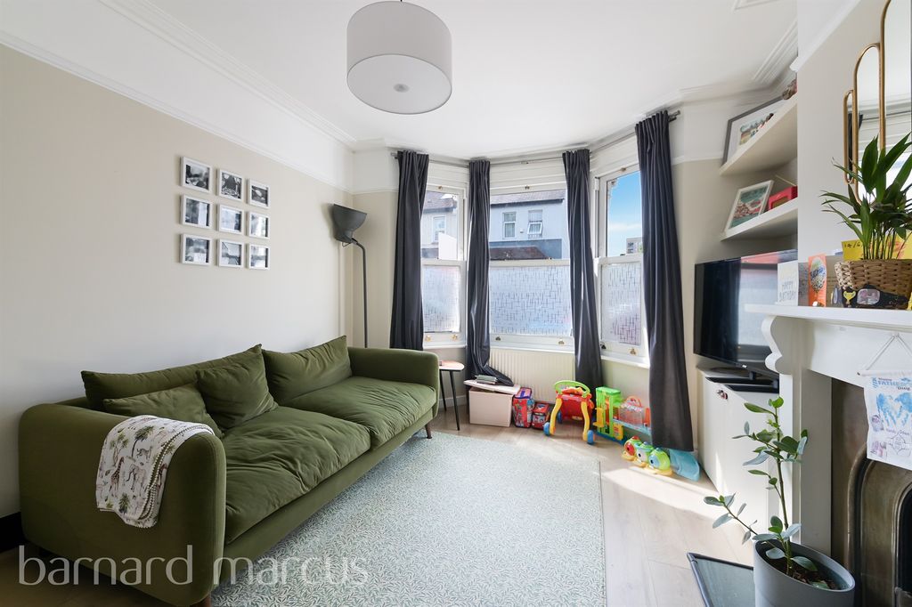 Property photo 2 of 12