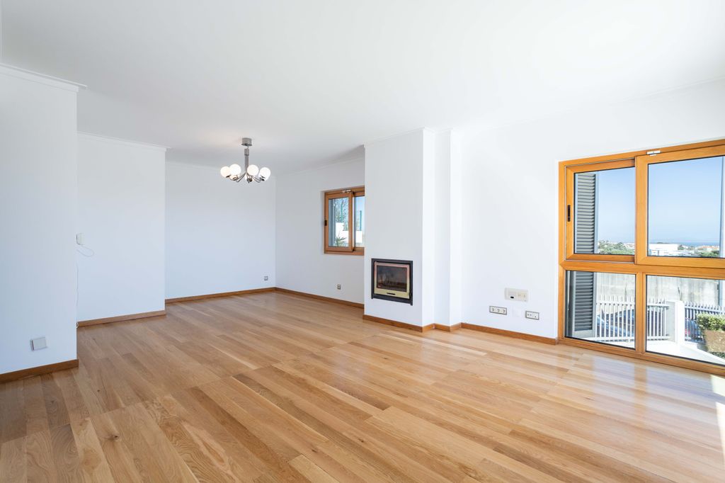 Property photo 3 of 43