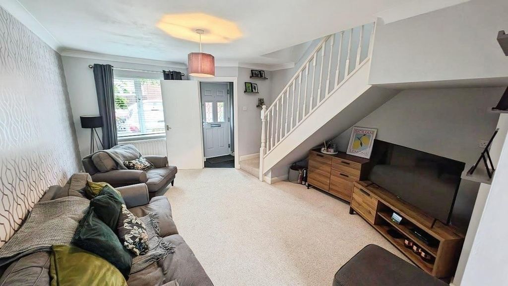 Property photo 2 of 18 44 Coopers Drive Lounge A.Jpg