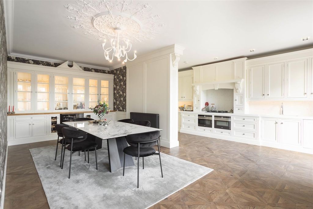 Property photo 2 of 21 00015.Jpg