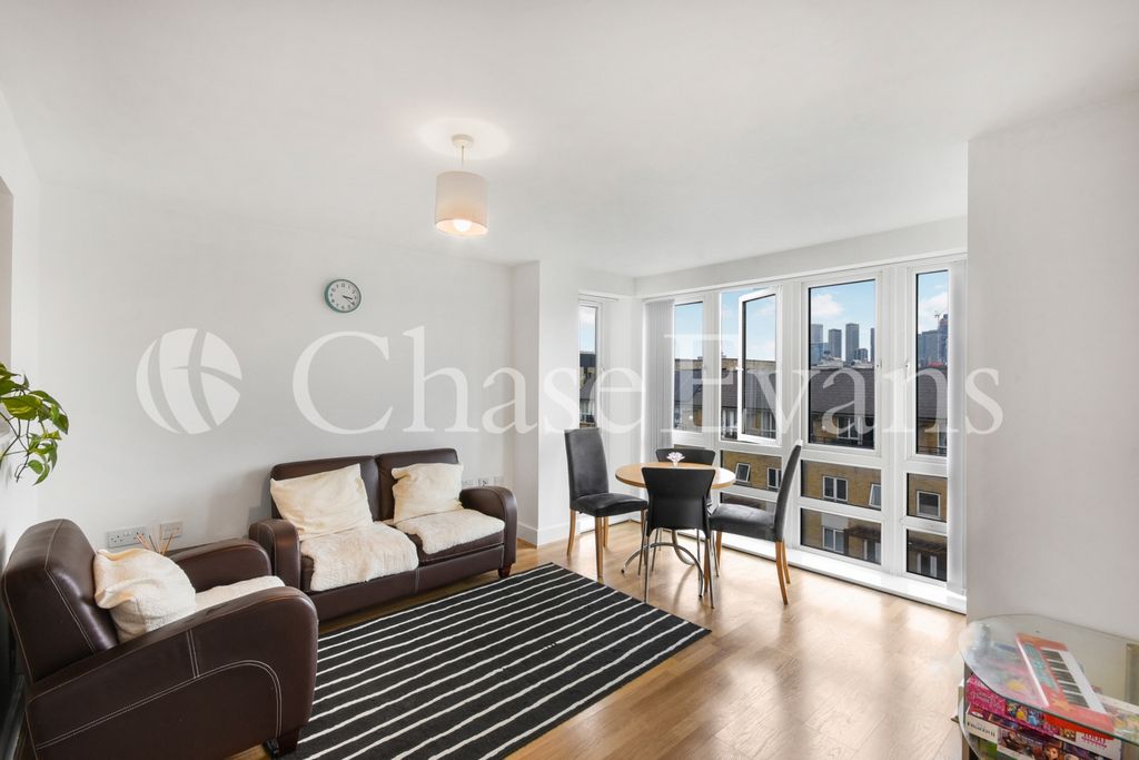 Property photo 1 of 9 St. Davids Square, I