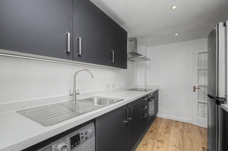 Property photo 2 of 9 329706