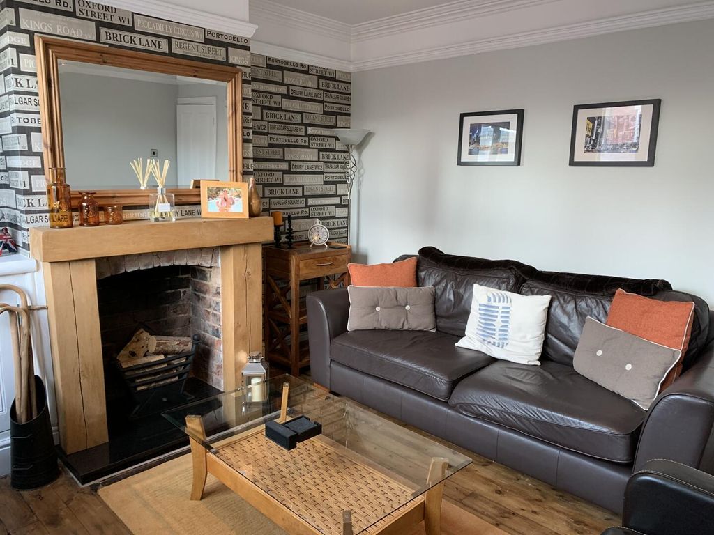 Property photo 1 of 15 Living Room