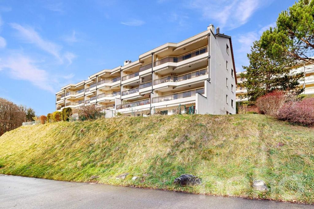 Property photo 3 of 12