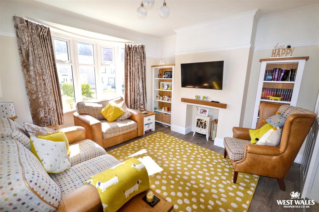 Property photo 2 of 29 5 (7).Jpg