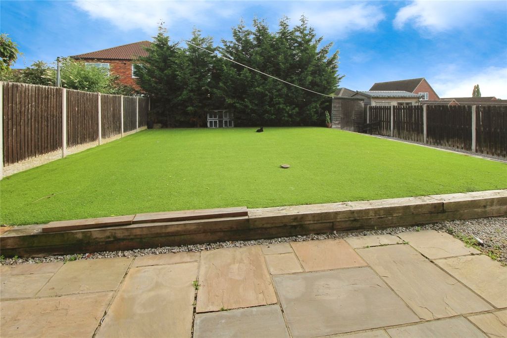Property photo 2 of 19 Gardens